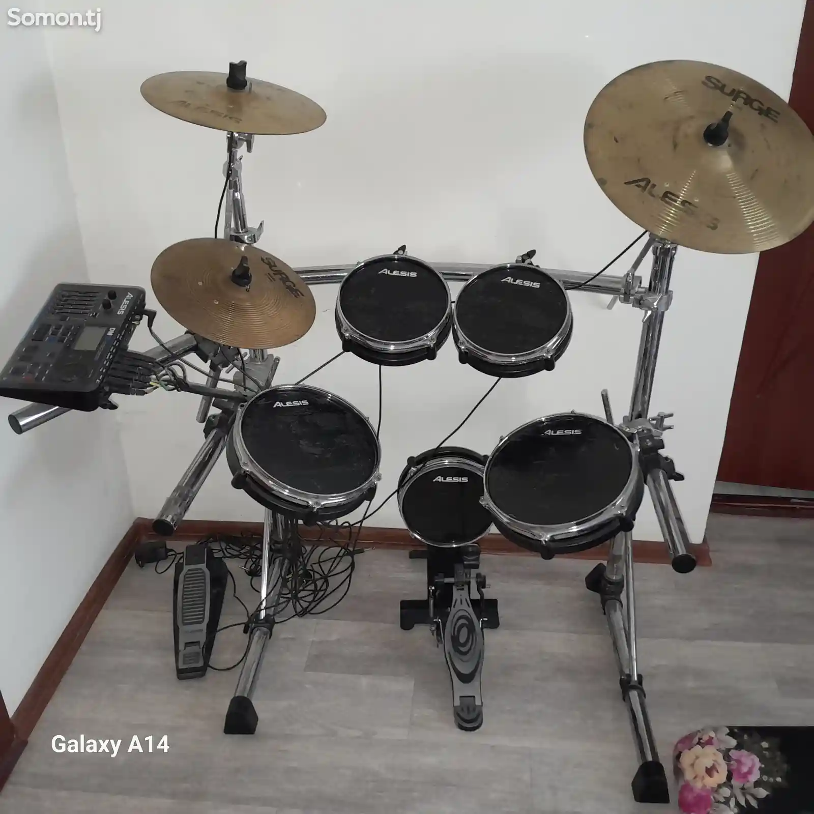 Электронная ударная установка Alesis