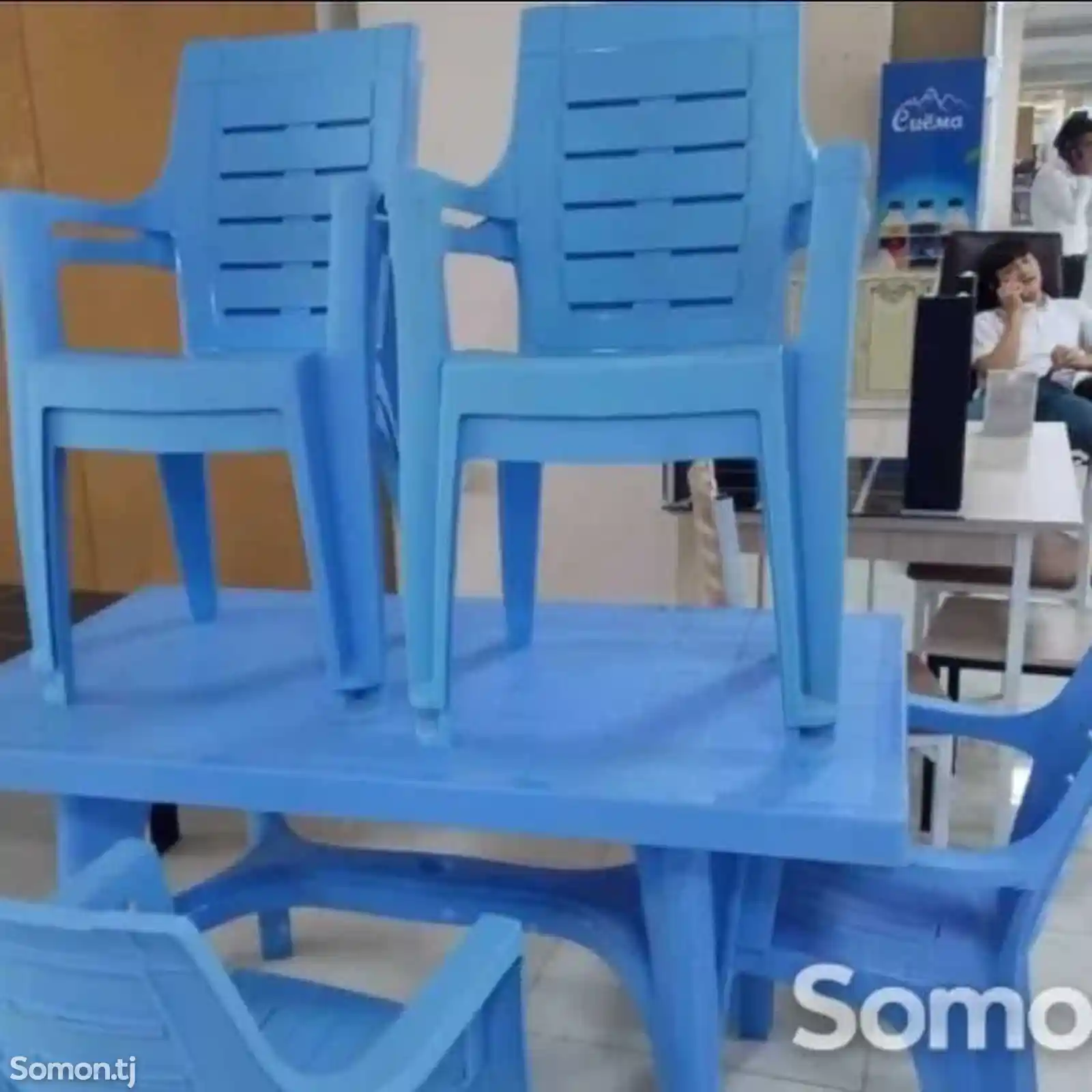 Стол со стульями-8