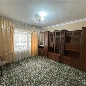 2-комн. квартира, 3 этаж, 54м², Универмаг