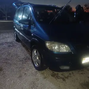 Opel Zafira, 2001