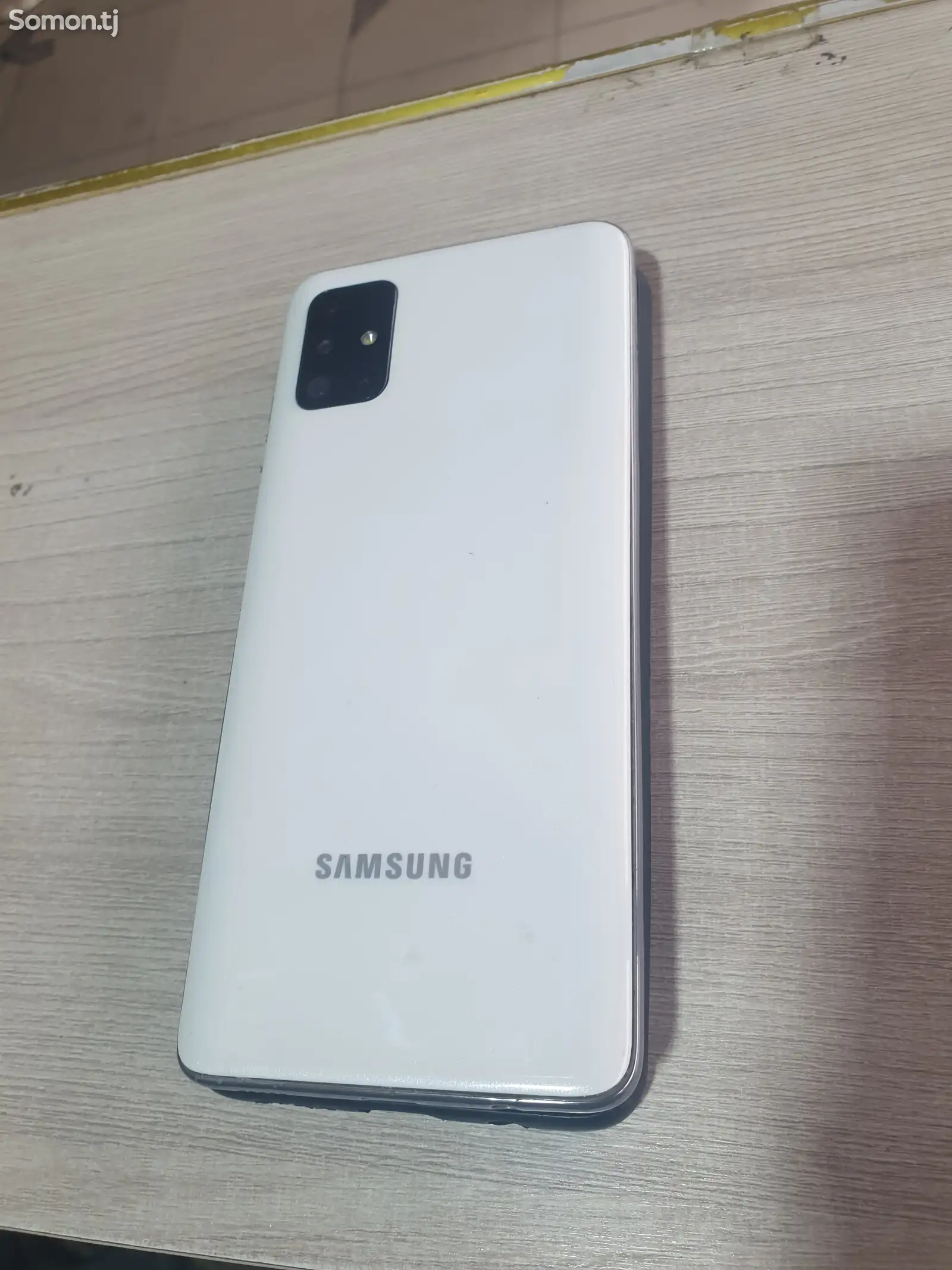 Samsung Galaxy A51-1