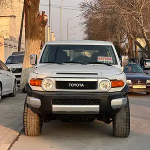 Toyota FJ Cruiser, 2014