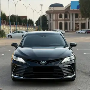 Toyota Camry, 2018