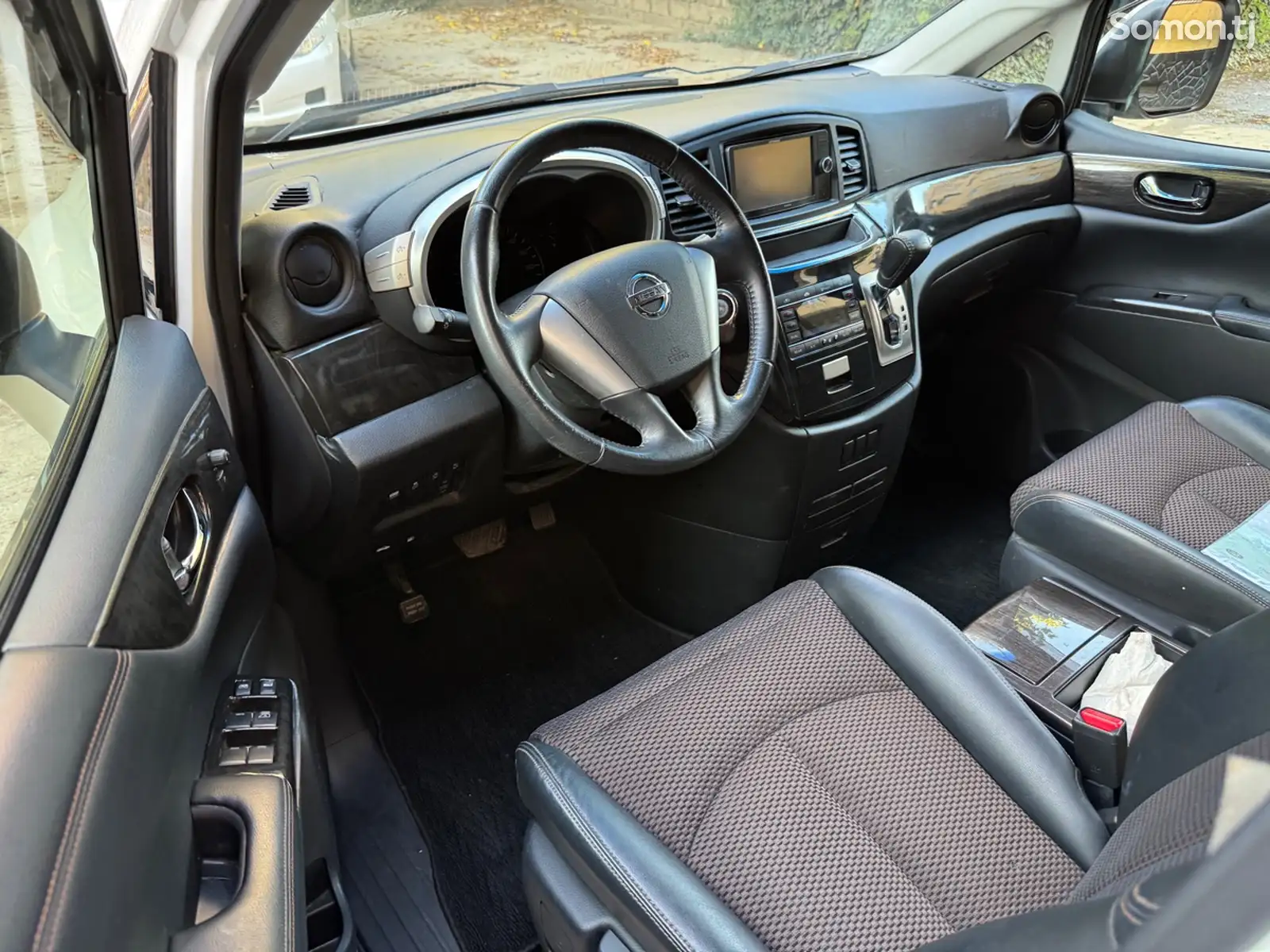 Nissan Elgrand, 2014-4