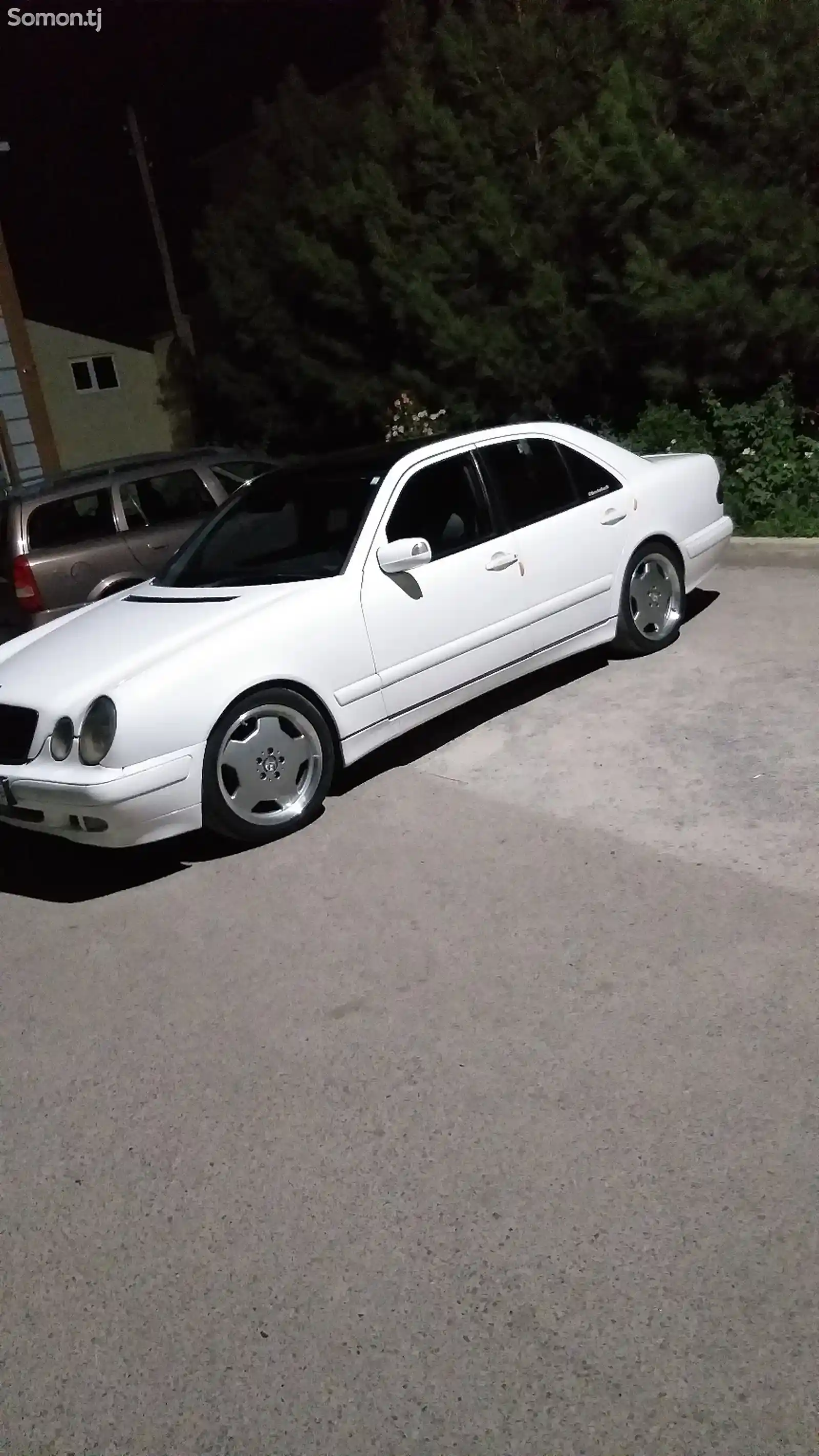 Mercedes-Benz E class, 2000-1