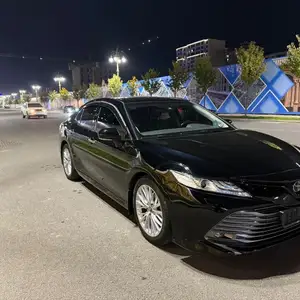 Toyota Camry, 2018