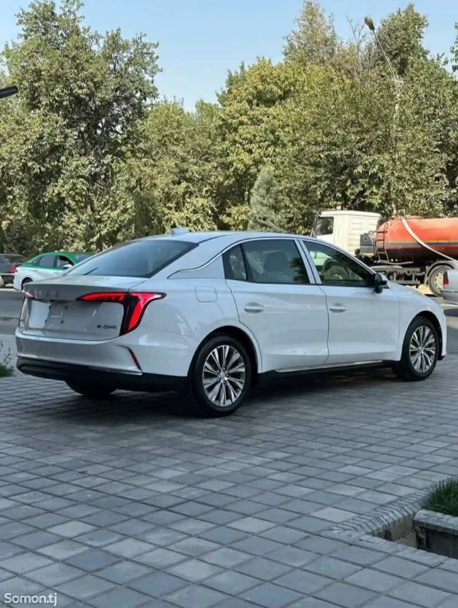 Hongqi E-QM5, 2024-3