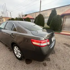 Toyota Camry, 2011