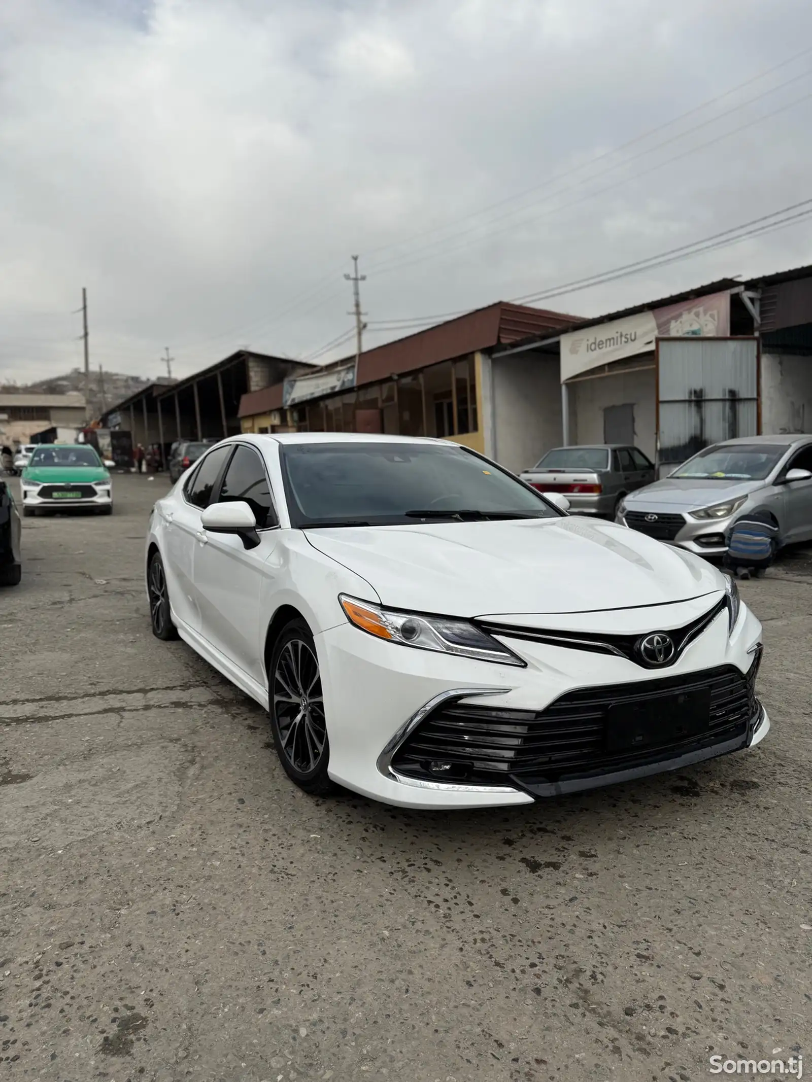 Toyota Camry, 2018-1