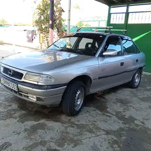 Opel Astra H, 1993