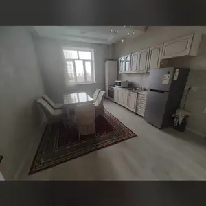 2-комн. квартира, 5 этаж, 80м², 102мкр