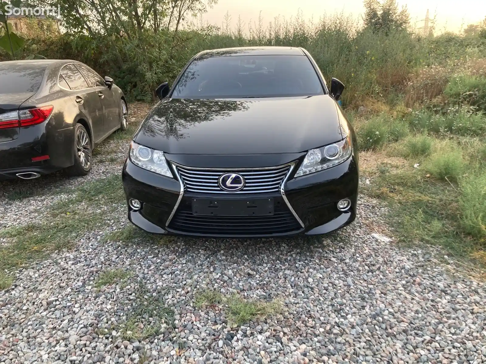 Передний бампер от Lexus ES