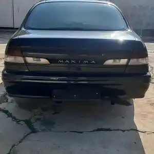 Nissan Maxima, 1997