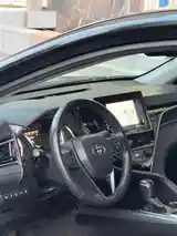 Toyota Camry, 2019-9