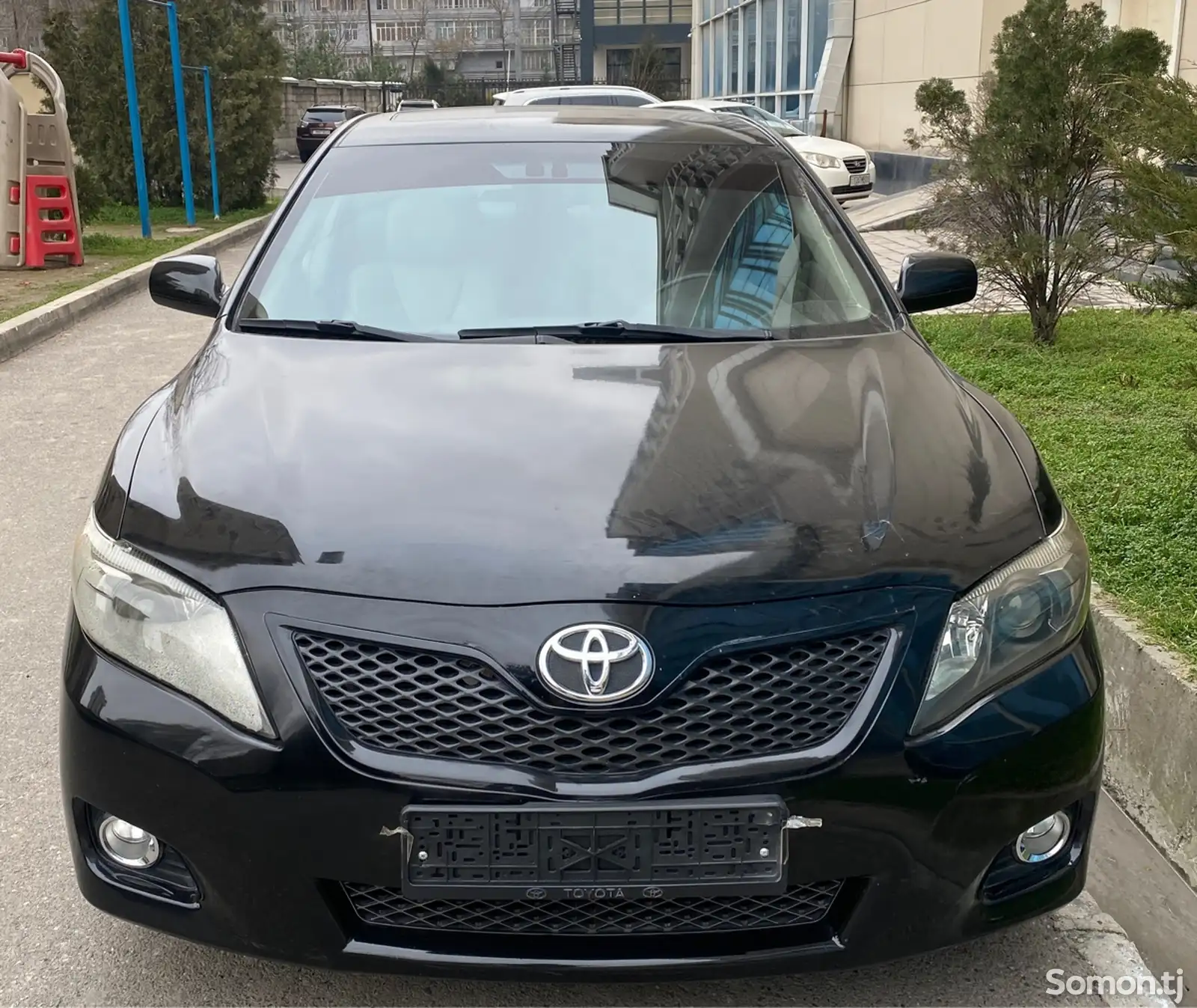 Бампер от Toyota Camry LE