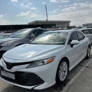 Toyota Camry, 2018