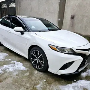 Toyota Camry, 2018