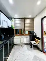 4-комн. квартира, 3 этаж, 82 м², Профсоюз-9