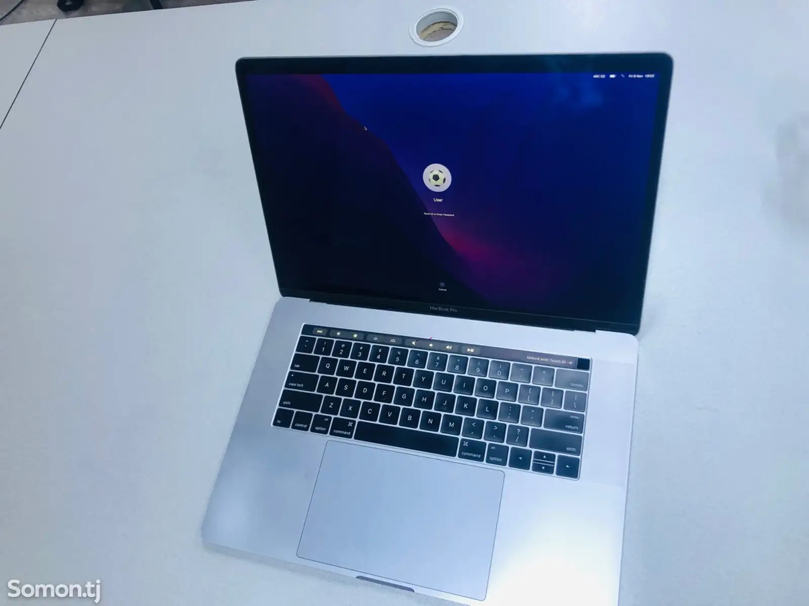 Ноутбук MacBook Pro-1