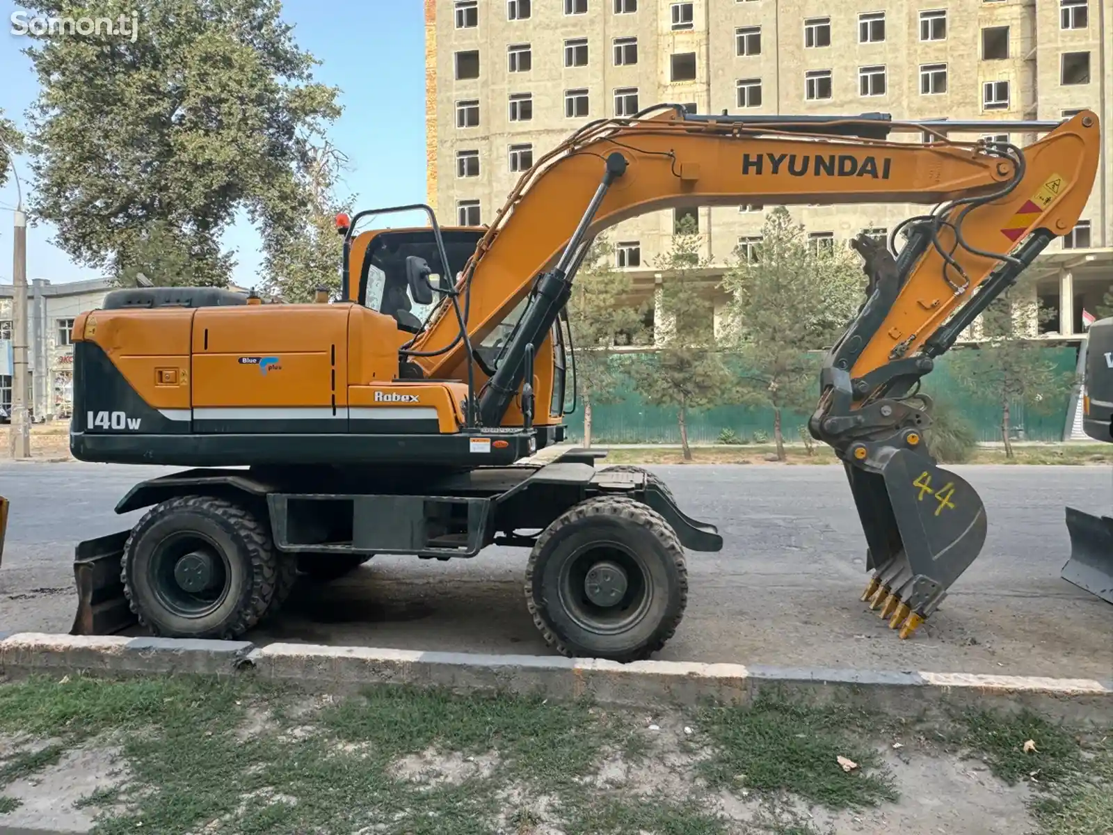 Экскаватор Hyundai R140W 2015-2