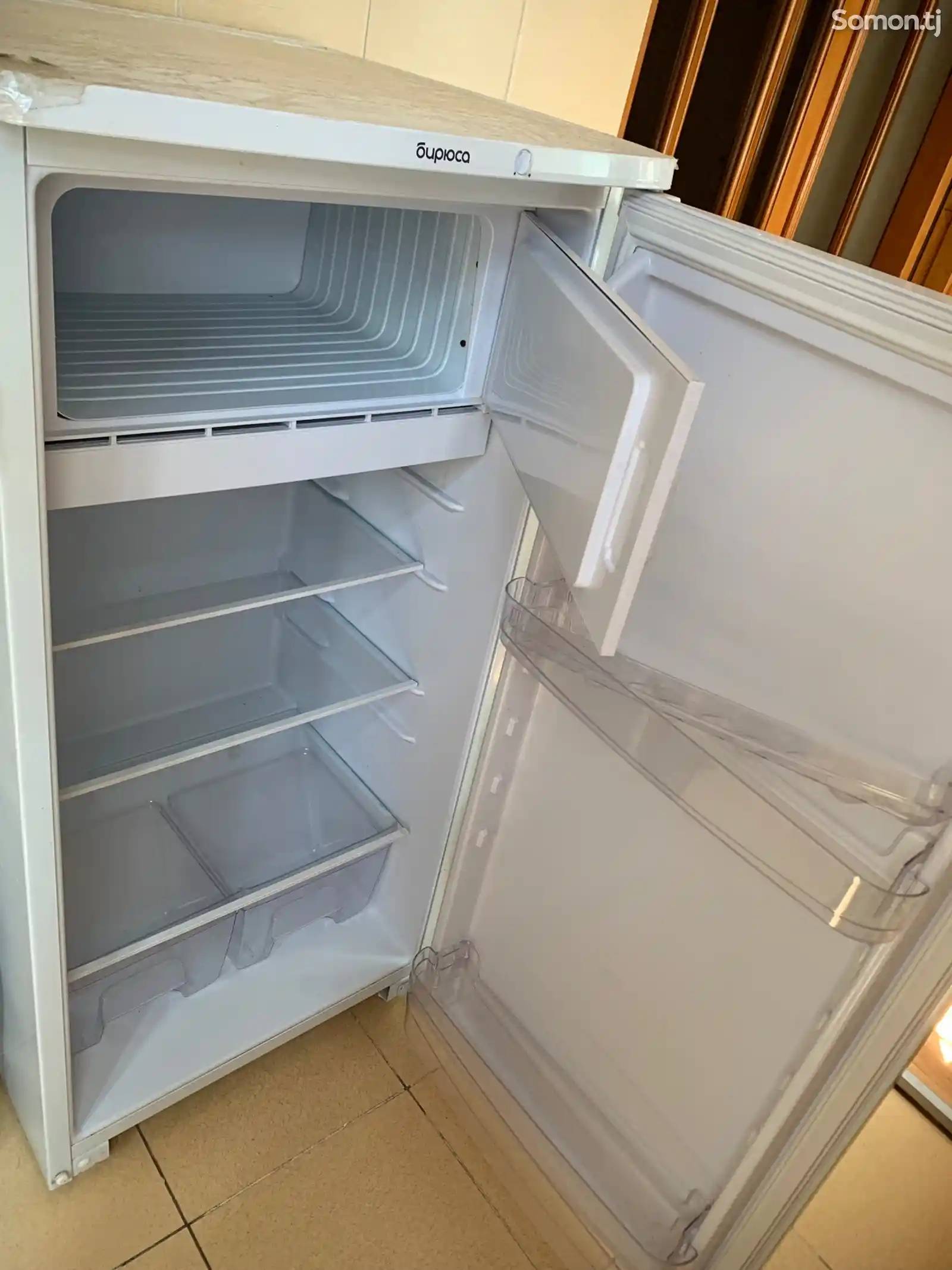 Холодильник бирюса-1