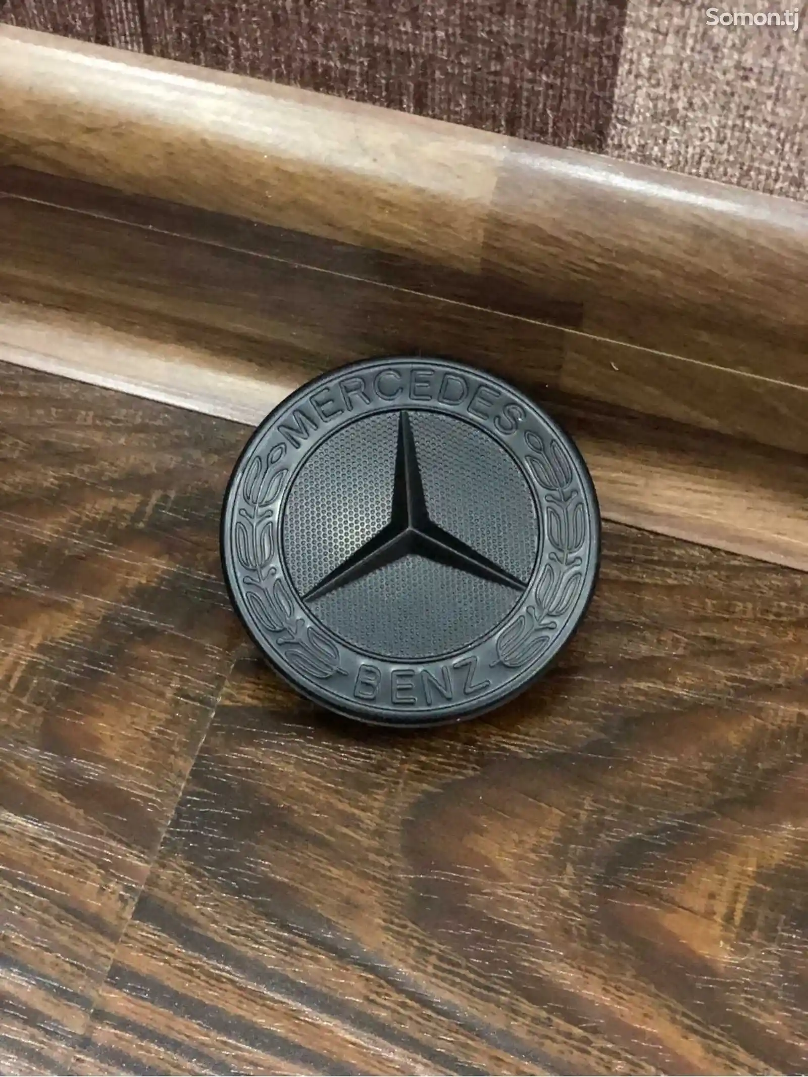 Значок Mercedes Benz-2