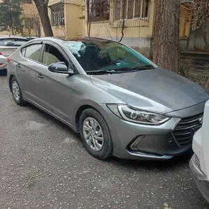 Hyundai Elantra, 2017