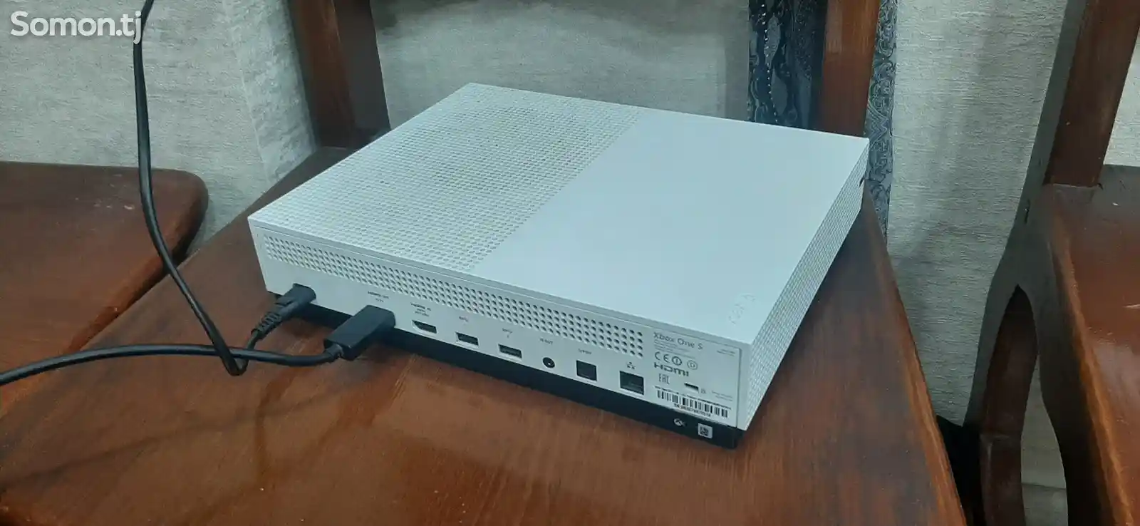 Игровая приставка Xbox One S-2