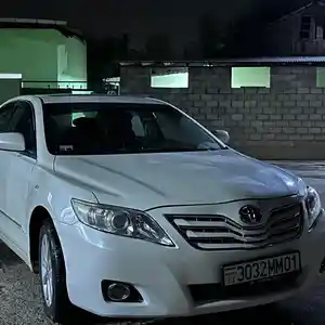 Toyota Camry, 2011