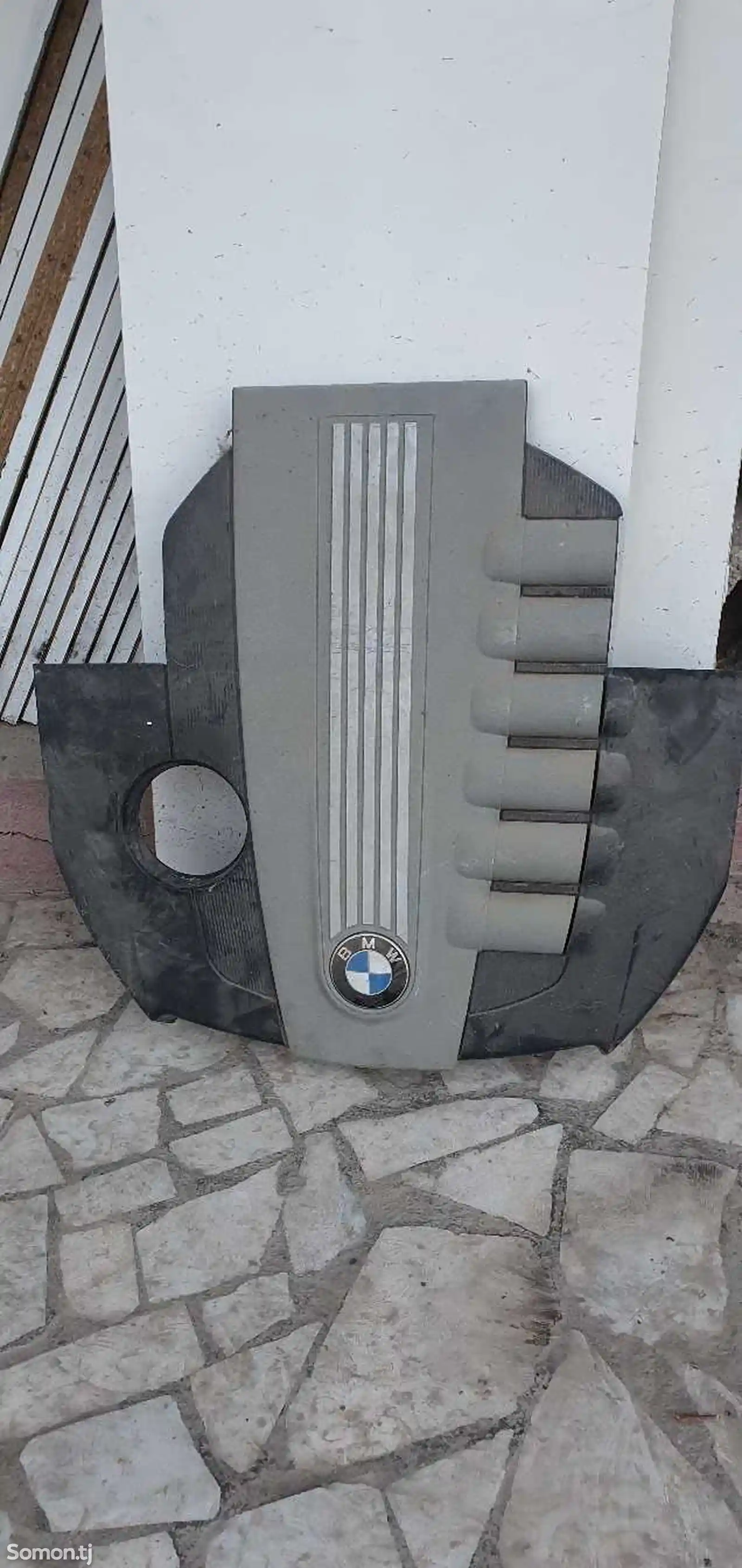 Крышка двигателя от BMW