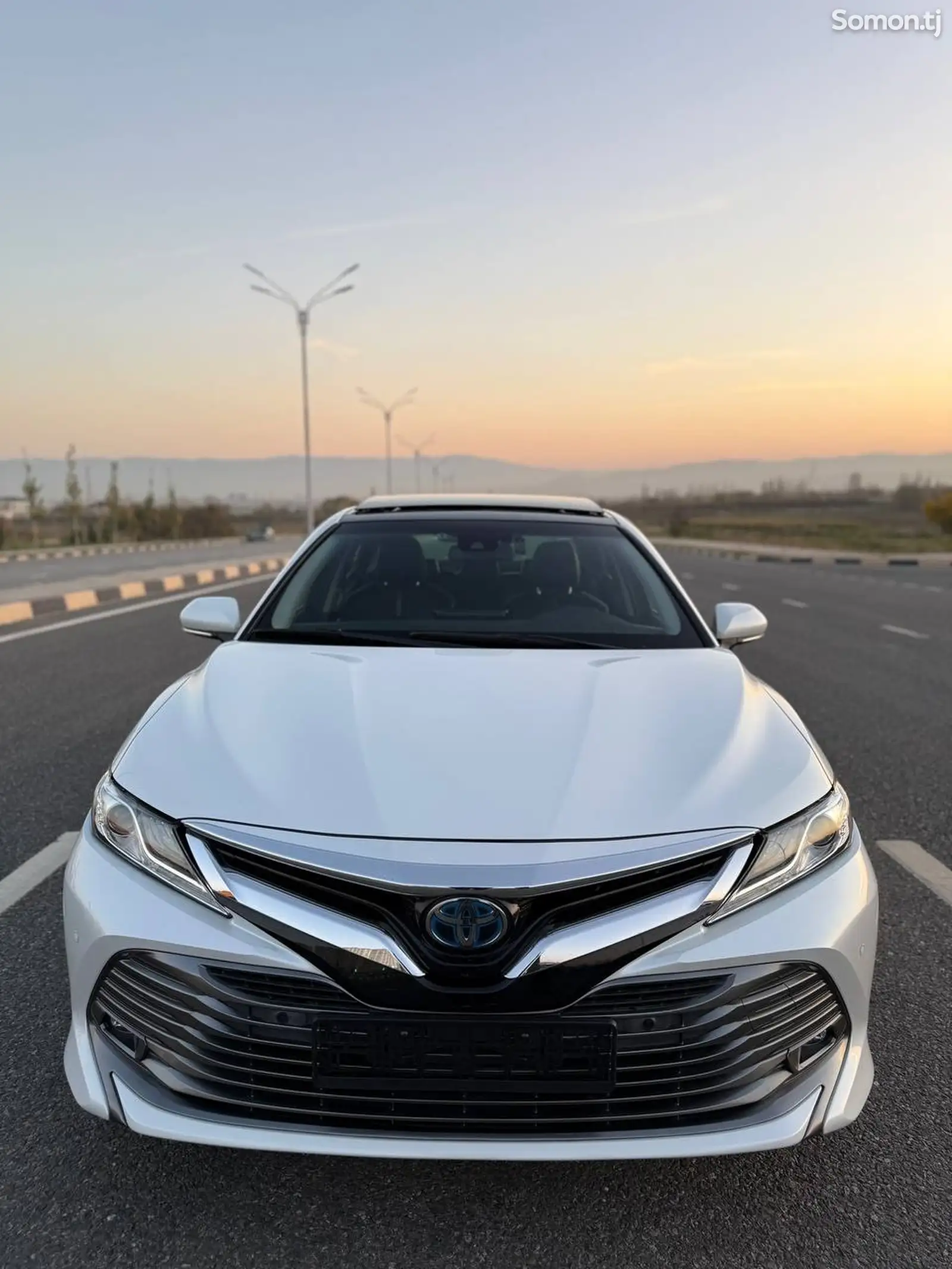 Toyota Camry, 2017-1