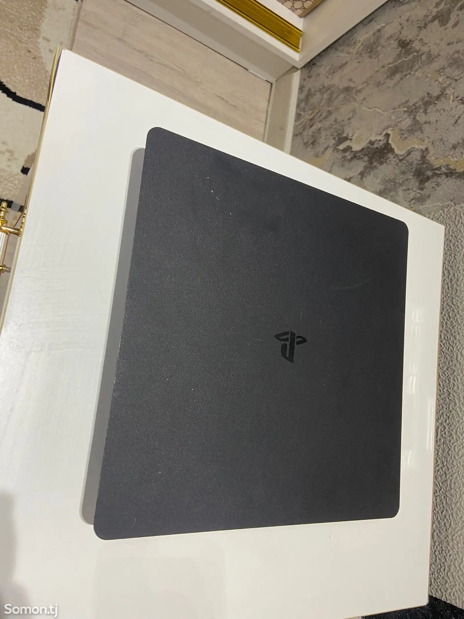 Игровая приставка Sony PlayStation 4 slim-1