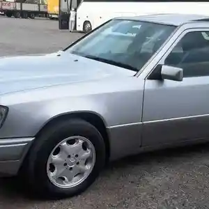 Mercedes-Benz W124, 1995