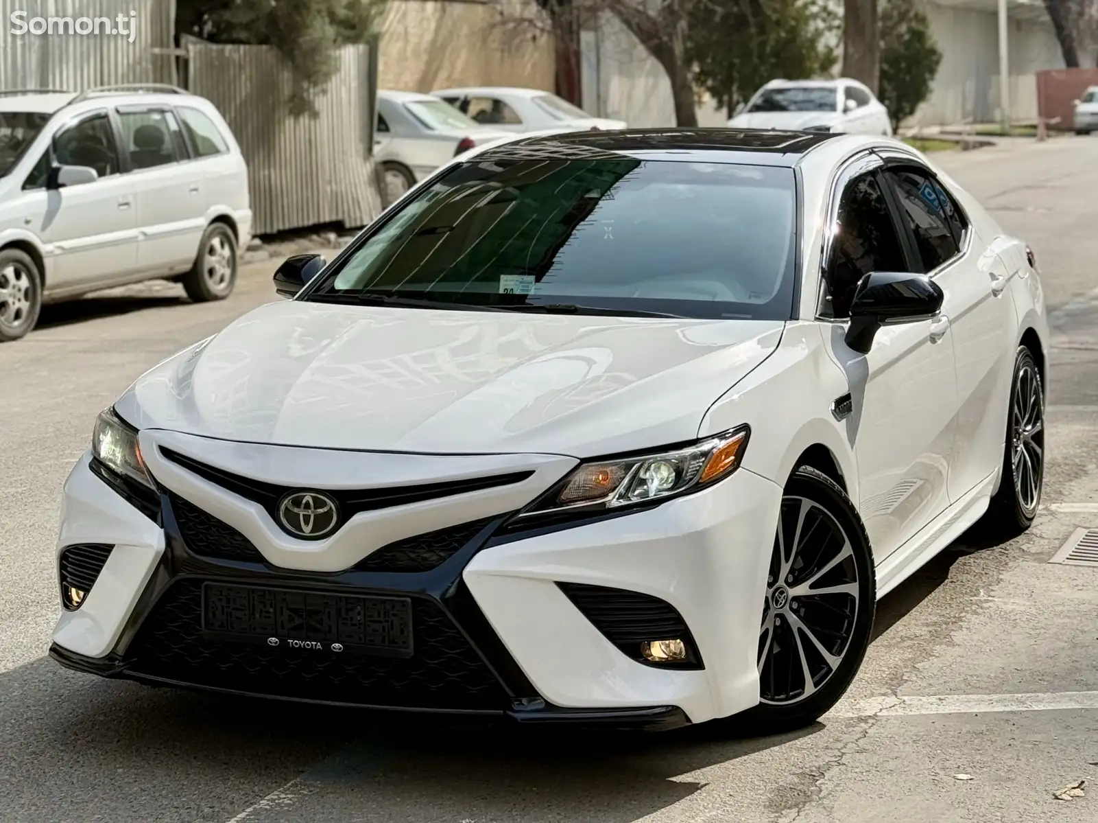 Toyota Camry, 2020-1