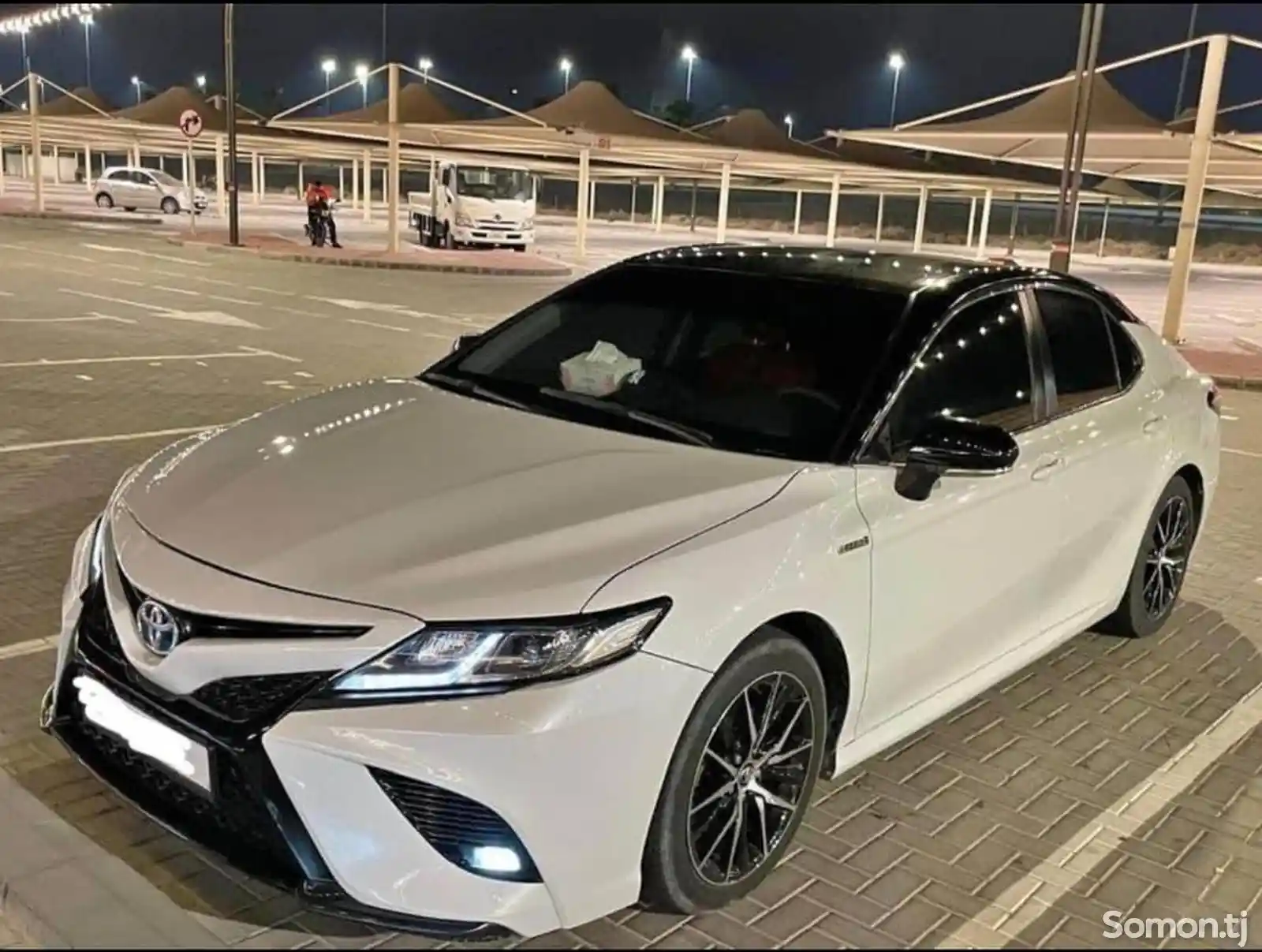 Toyota Camry, 2019-1