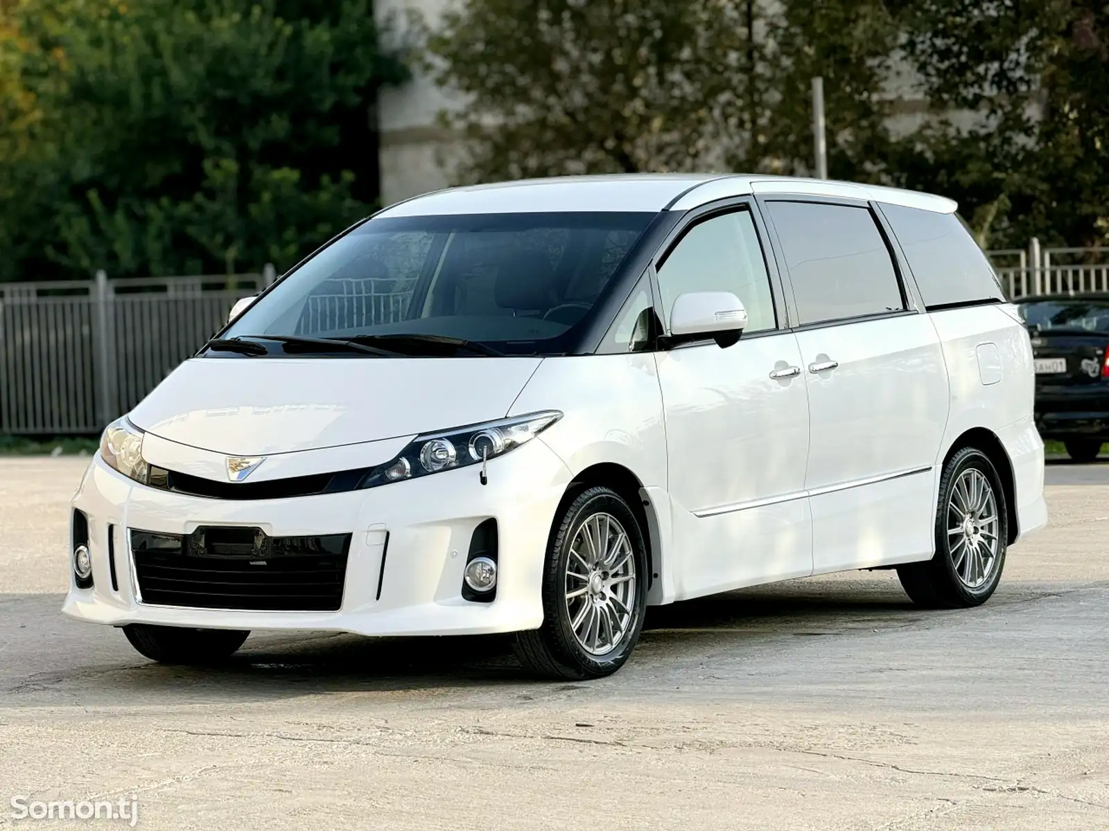 Toyota Estima, 2014-1