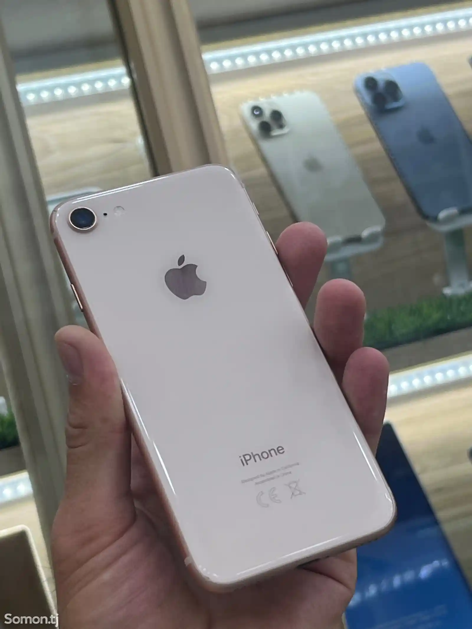 Apple iPhone 8, 64 gb, Gold-1