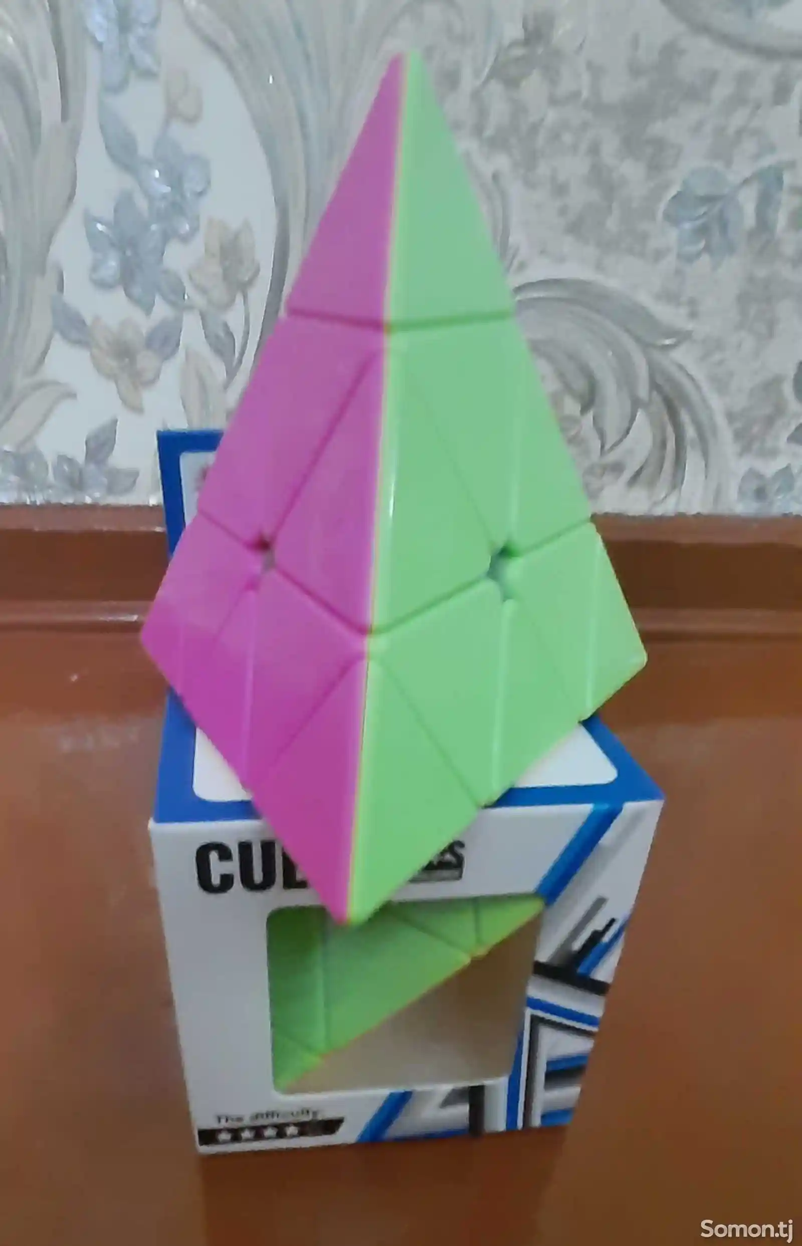 Пирамида кубика Рубика-2