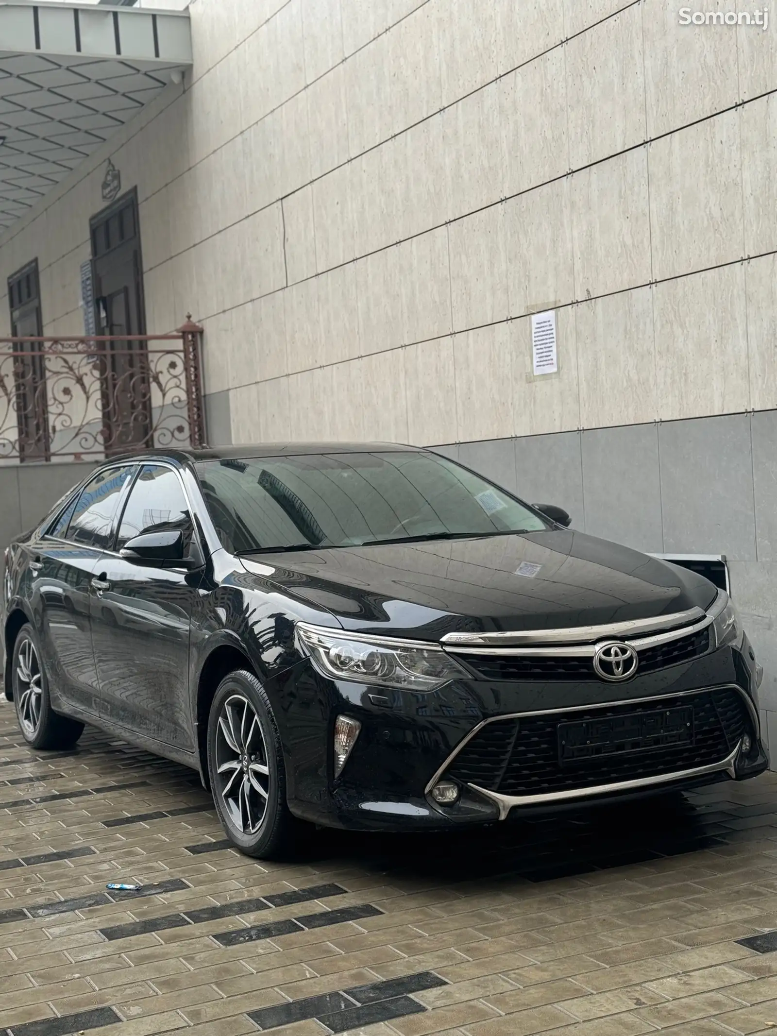 Toyota Camry, 2017-1