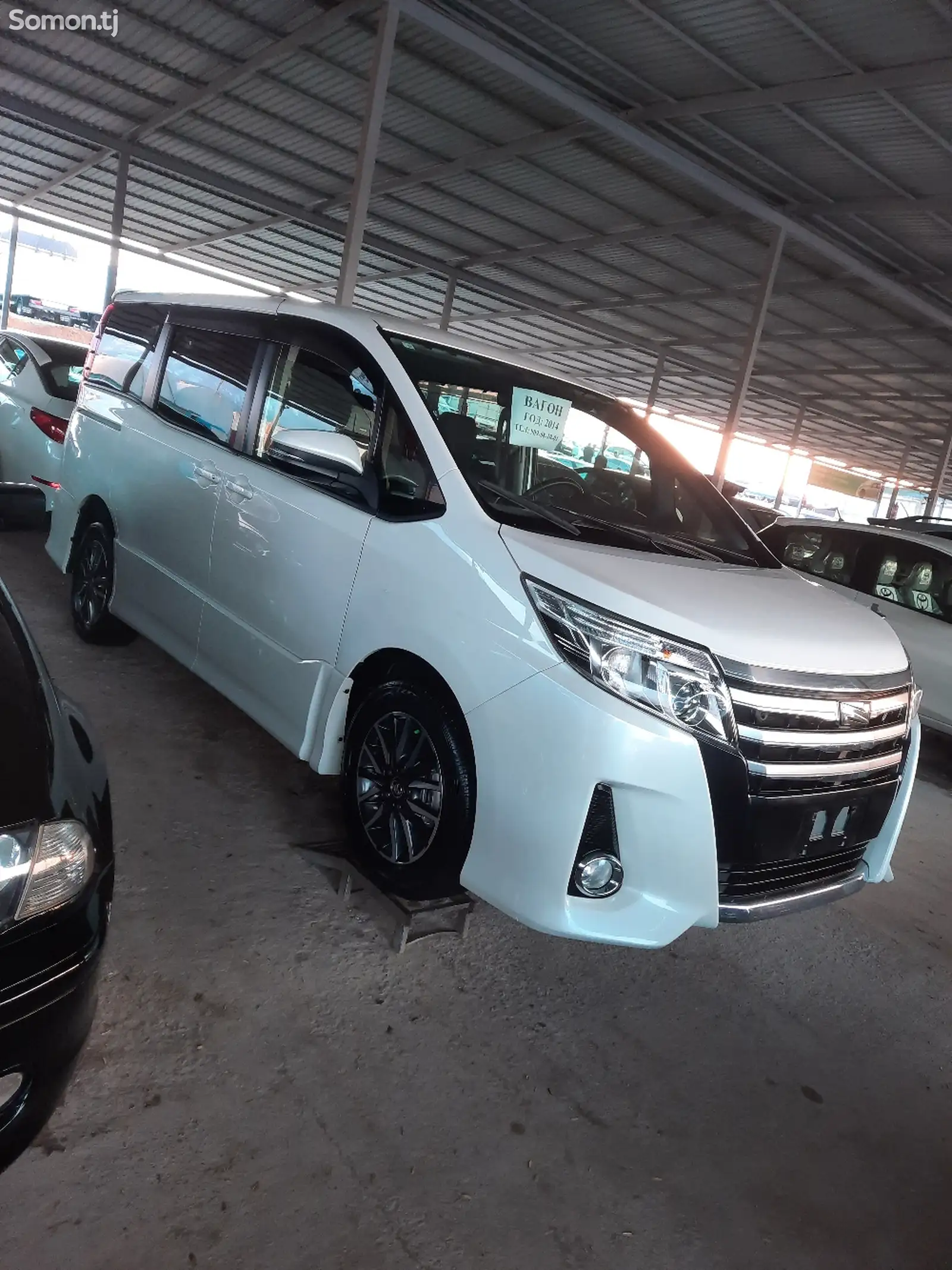 Toyota Noah, 2014-1