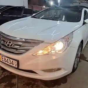 Hyundai Sonata, 2010