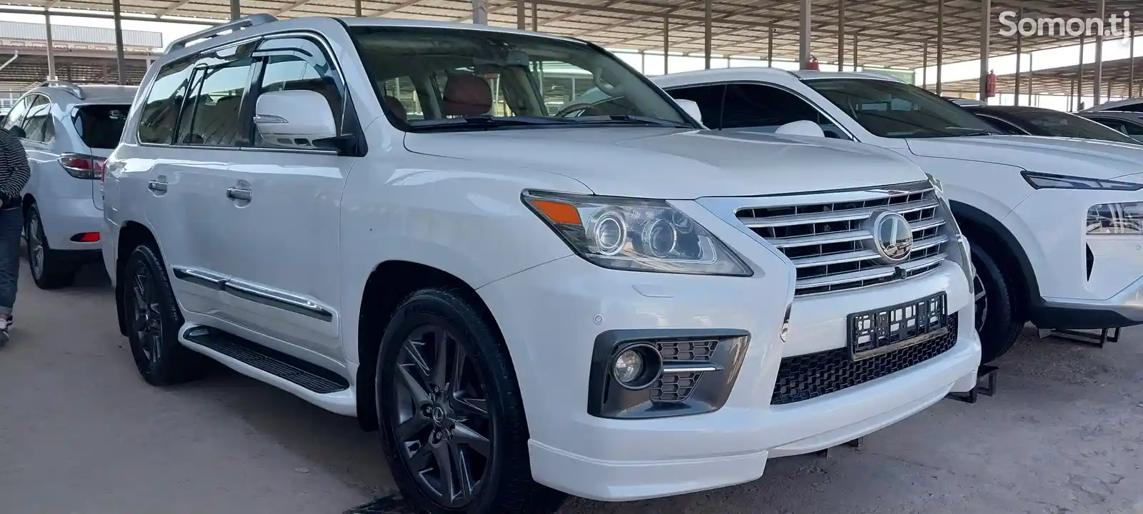 Lexus LX series, 2010-2