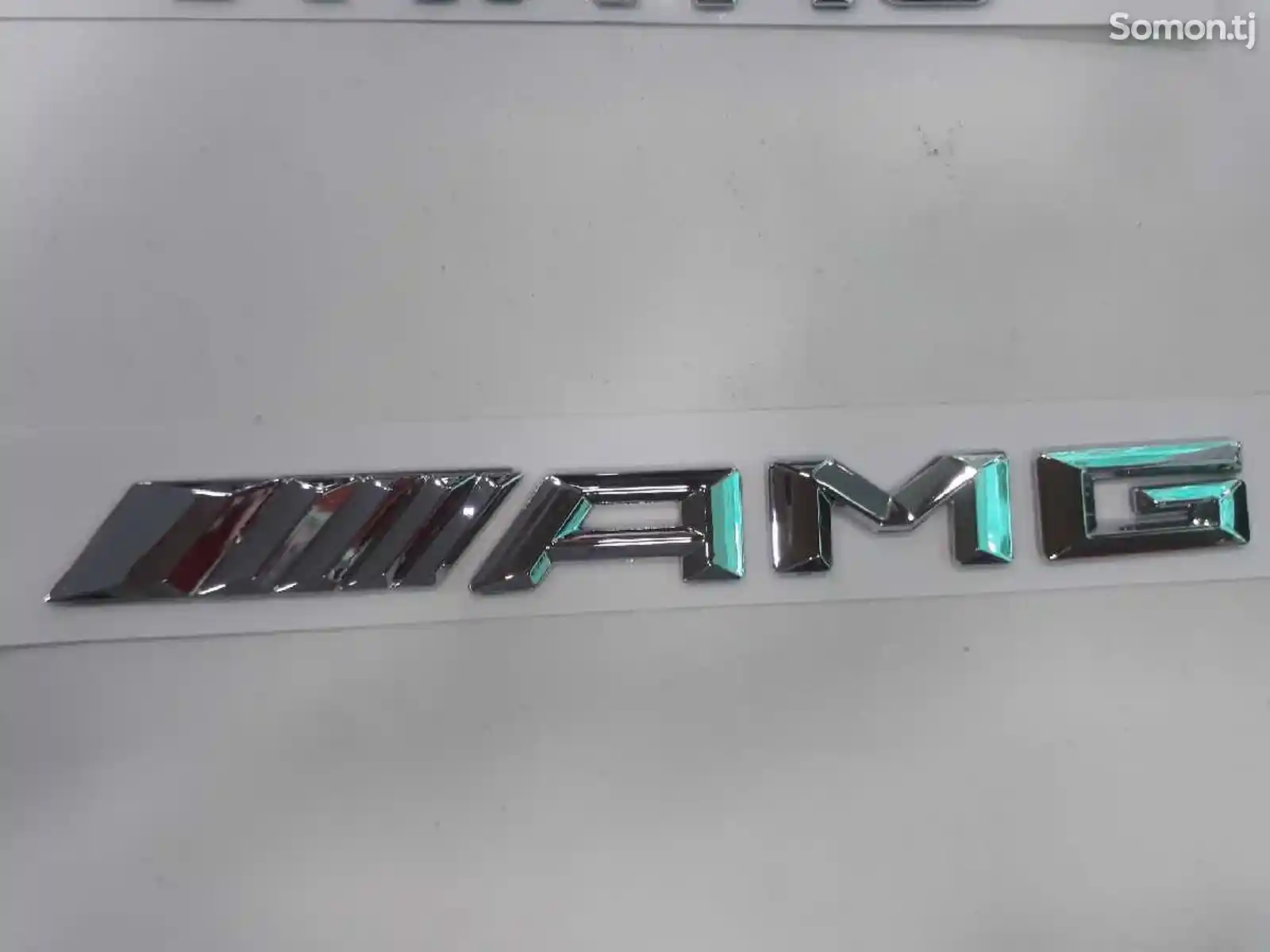 Эмблема Mercedes-Benz-1