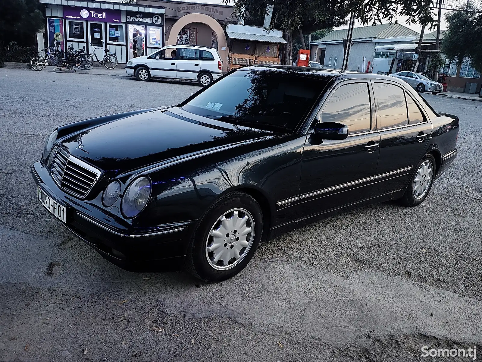 Mercedes-Benz E class, 2000-1