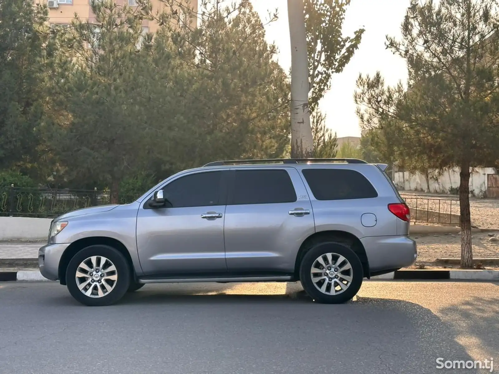 Toyota Sequoia, 2010-14