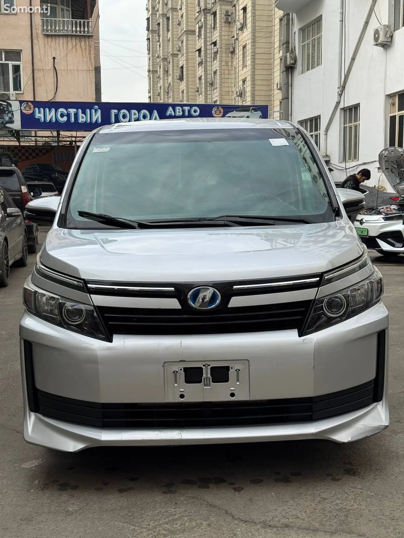 Toyota Voxy, 2014-1