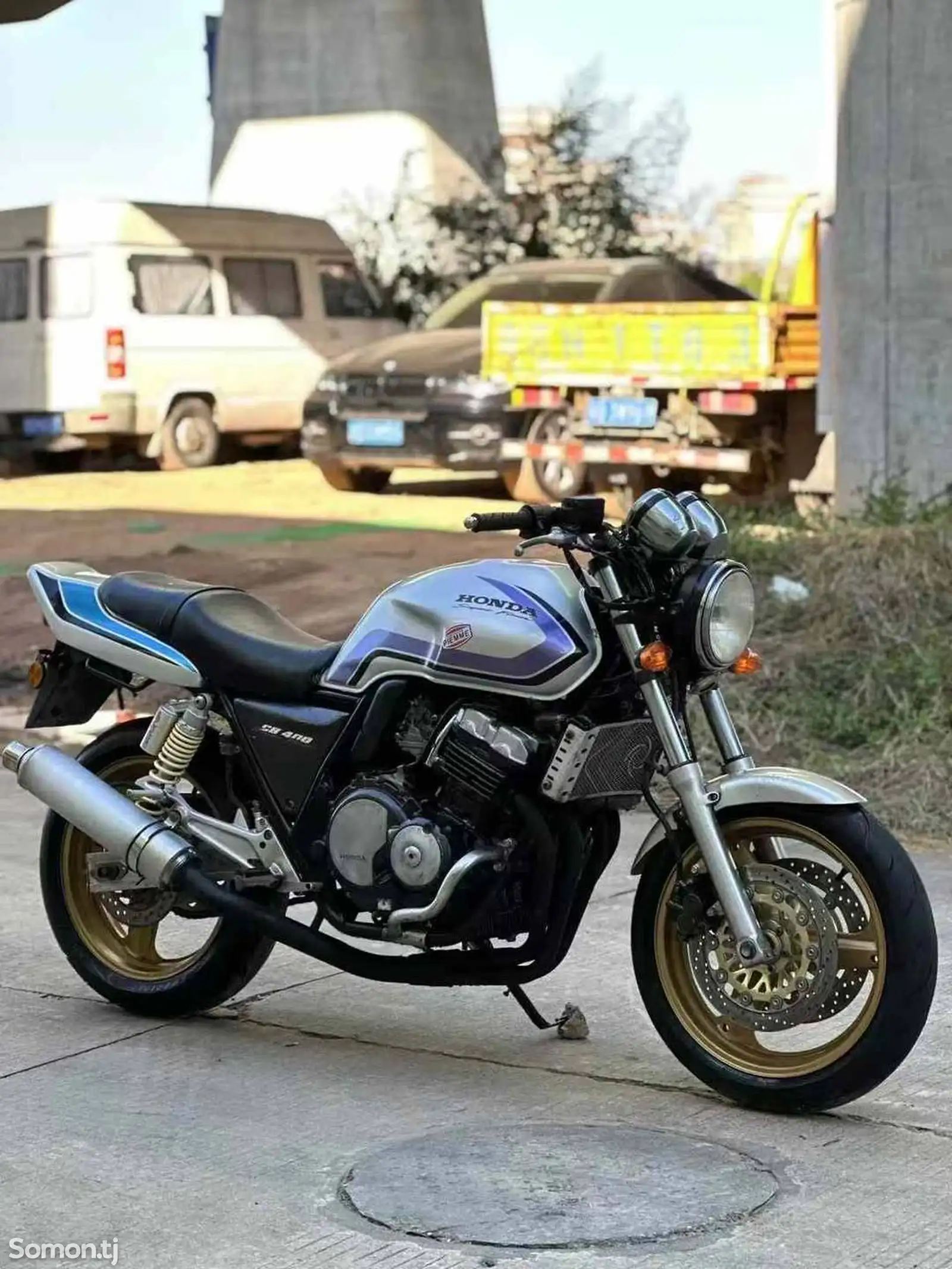 Мотоцикл Honda cb 400-1