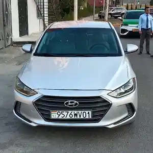 Hyundai Elantra, 2017