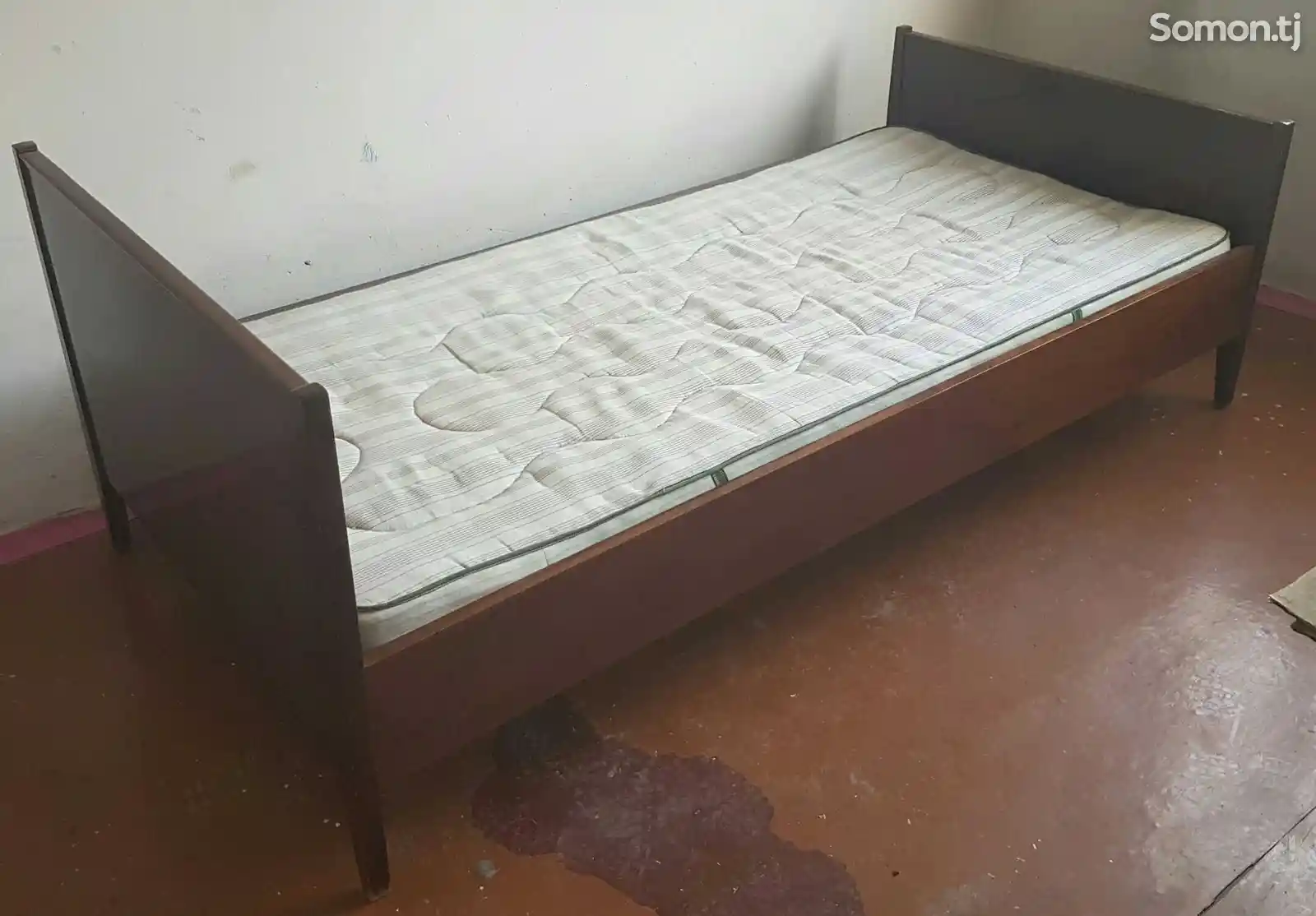 Деревянная кровать-1