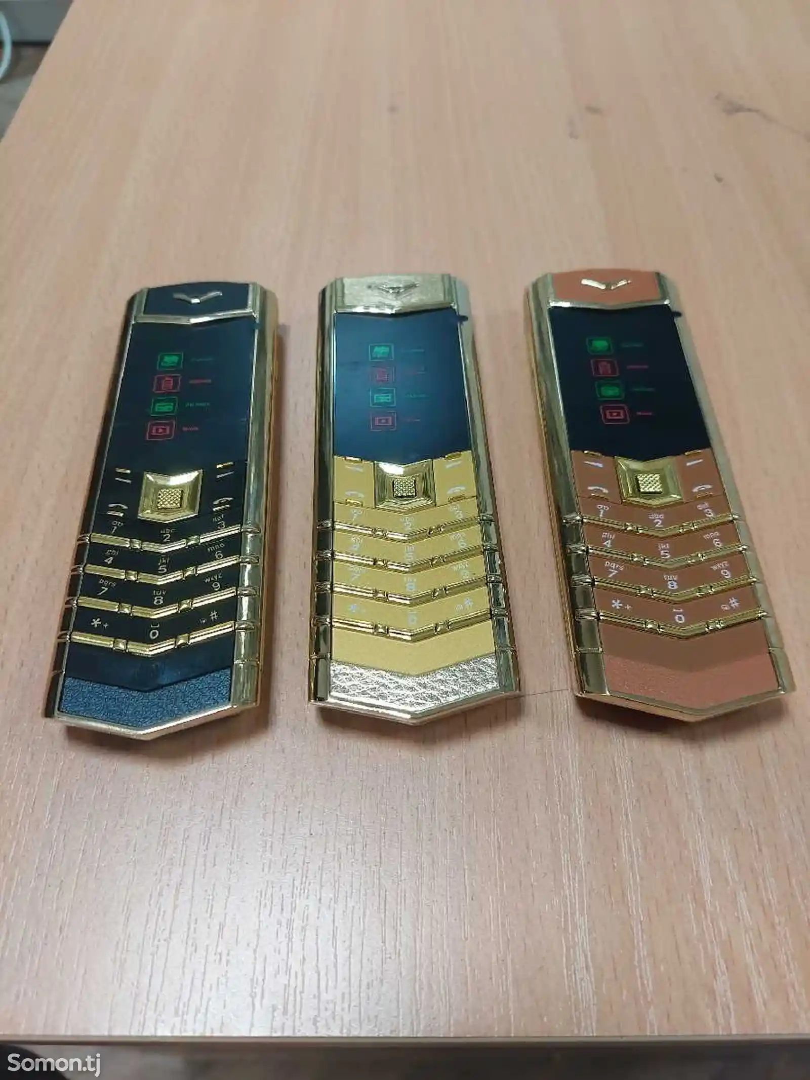 Телефон Vertu-1